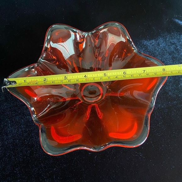 Vintage VIKING Glass Art Glass 6 Petal Persimmon Amberina Bowl - Picture 6 of 7